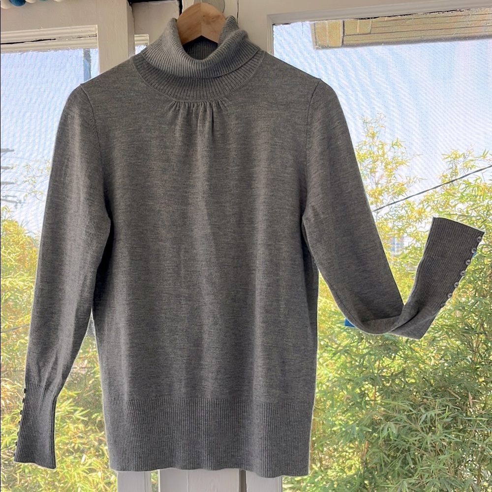 Classiques Entier ✨100% Cashmere✨ Turtleneck Sweater with Button Sleeves size L